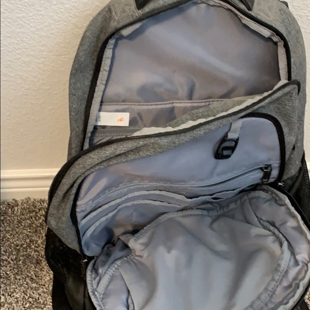 UnderArmour Backpack - Picture 2 of 3